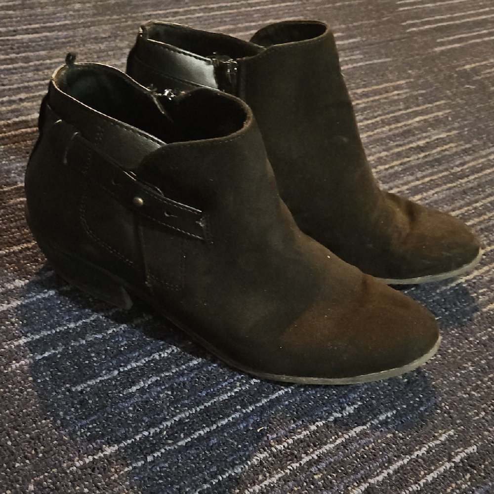 Old Navy Black Ankle Booties
